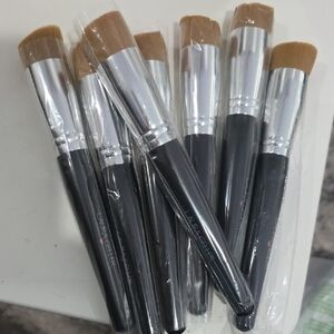 Laura Geller Makeup Brush Set Of 7 - Black and Silver